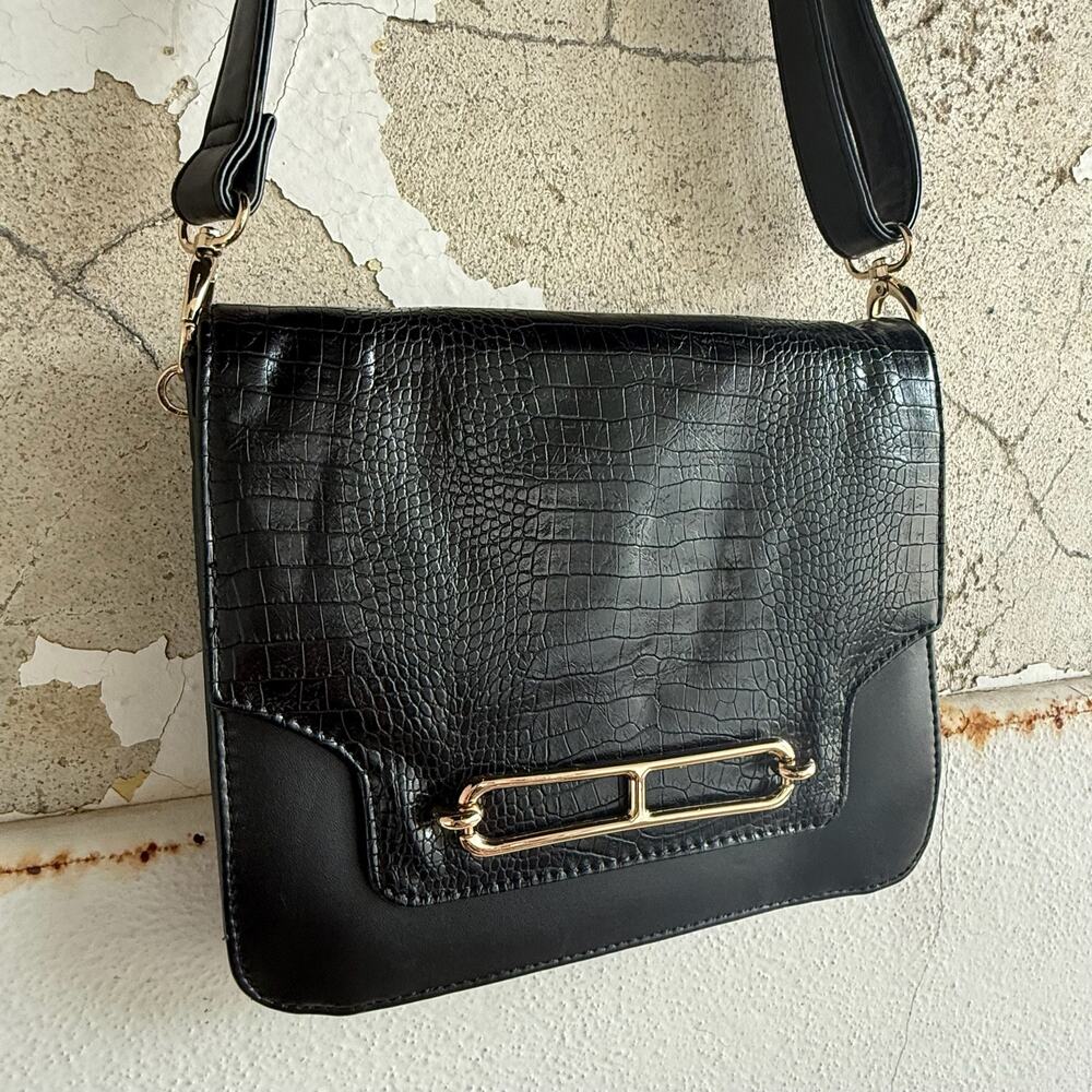 Black Faux Croc Embossed Crossbody Bag Gold Hardware Floral Lining Charles David